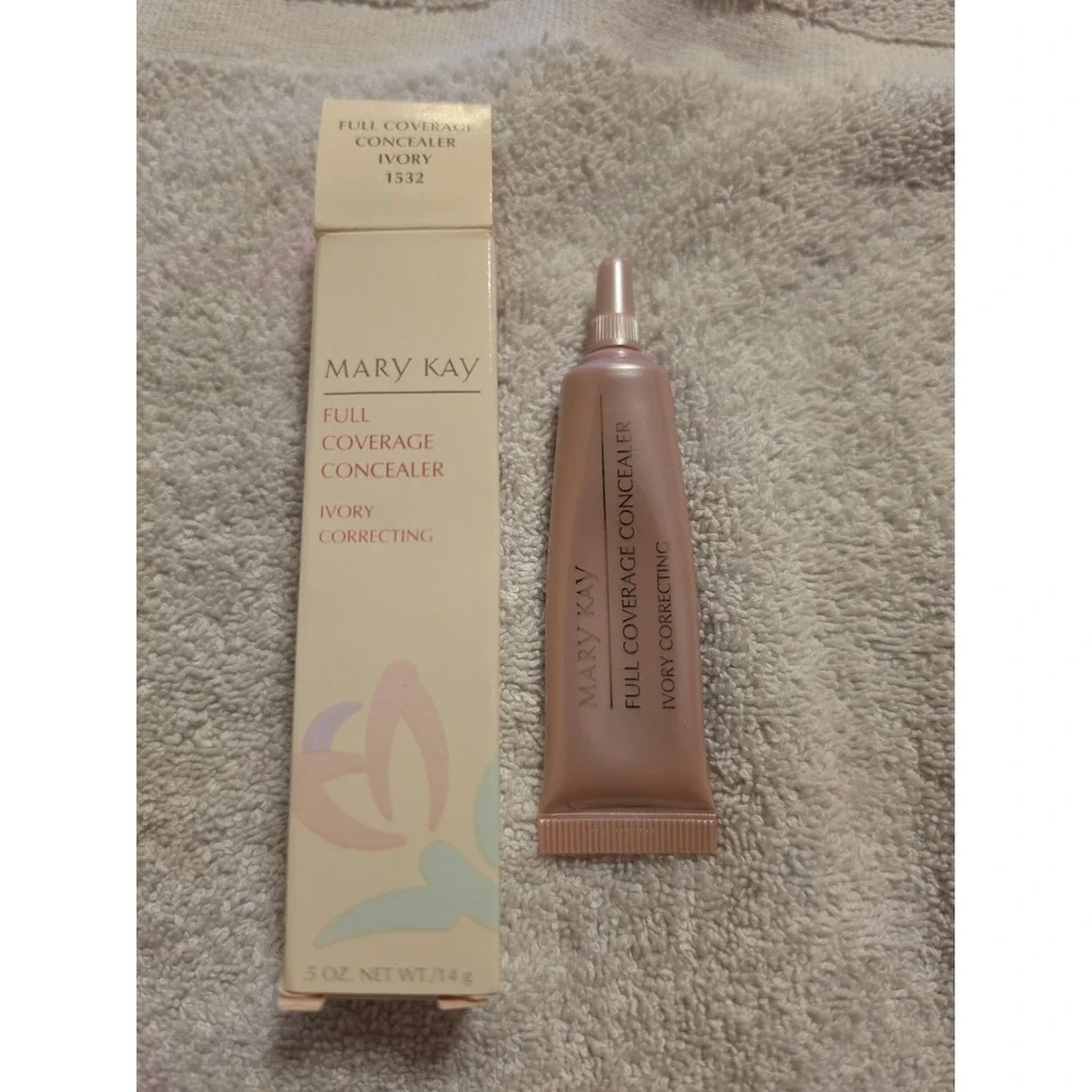Mary Kay Concealer NOS 1532 Full Coverage Concealer, Ivory Correcting Discontin
